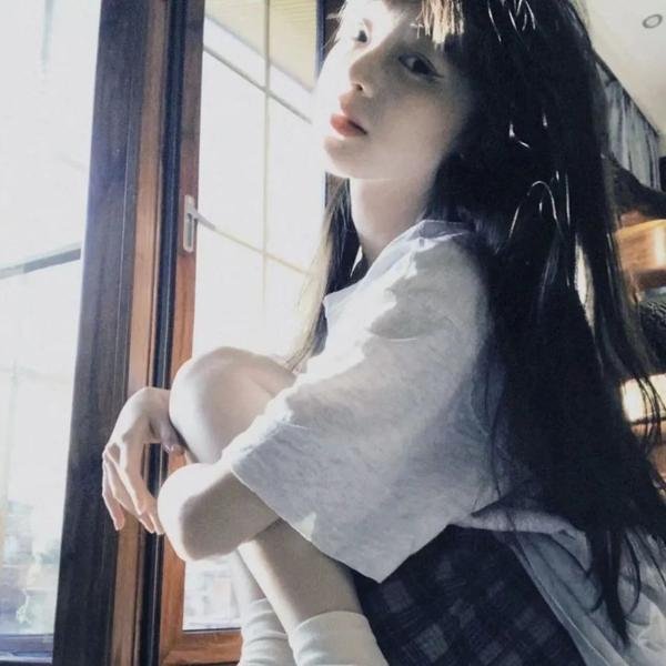 燕子与鹦鹉